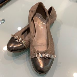 Gently used AGL flat 39.5